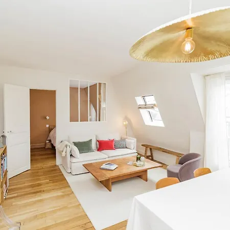 Apartamento Nice Apartment For 2 With Balcony In Paris!