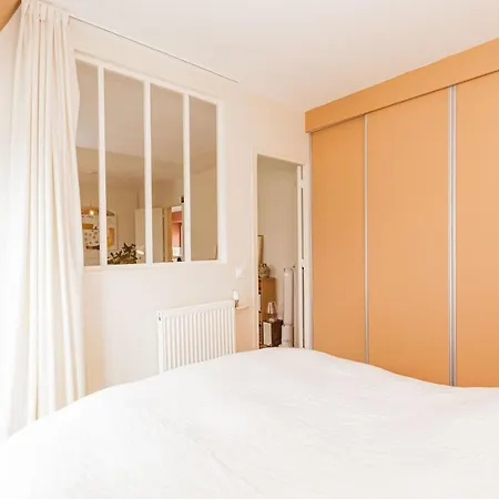 Nice Apartment For 2 With Balcony In Paris! Apartamento París