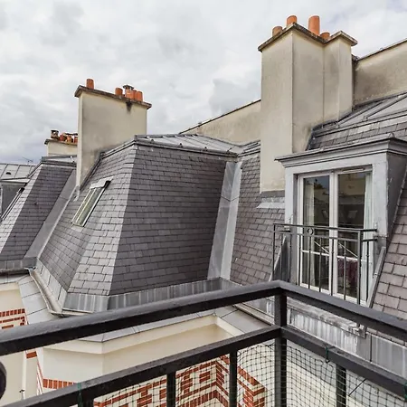 Nice Apartment For 2 With Balcony In Paris! * París