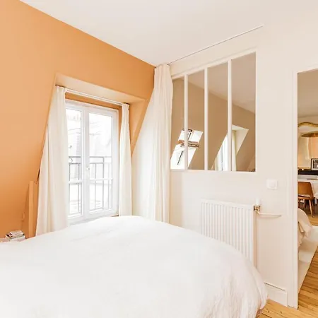 Nice Apartment For 2 With Balcony In Paris! Apartamento París